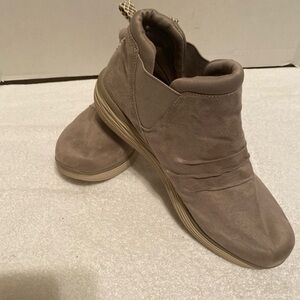 Ryka Women's Taupe Sneakers